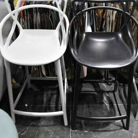 Купить Стул барный Masters чёрный по выгодной цене для кафе, ресторанов и кухни