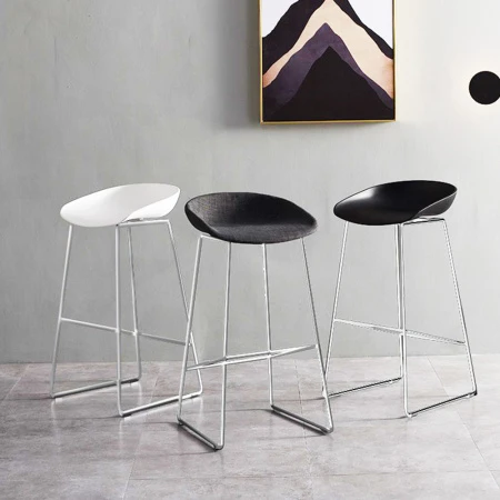 Купить Стул полубарный Neo чёрный с хромированными ножками по выгодной цене для кафе, ресторанов и кухни