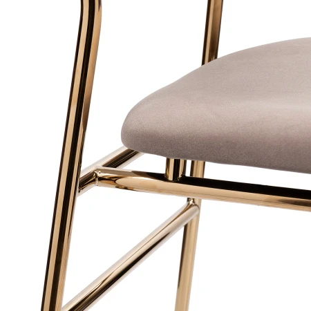 Купить Стул полубарный Elle латте с золотыми ножками по выгодной цене для кафе, ресторанов и кухни
