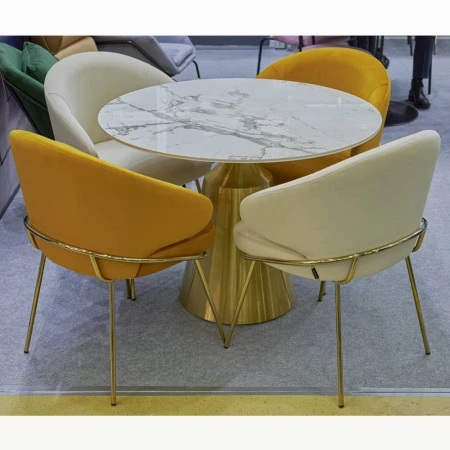 Купить Стул-полукресло Emil кремовый с золотыми ножками по низкой цене