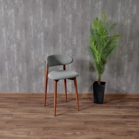 Купить Стул полубарный Lucas светло-серый букле, ножки цвета орех по выгодной цене для кафе, ресторанов и кухни