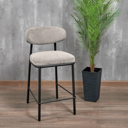 Купить Стул полубарный Lucas 2 латте шенилл с чёрными ножками по выгодной цене для кафе, ресторанов и кухни