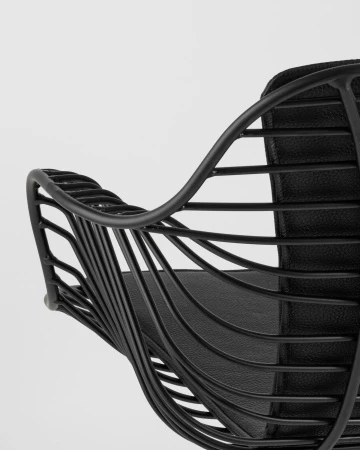 Купить Кресло Thomas черное с черной подушкой по низкой цене