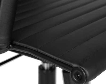 Кресла руководителя - Офисное кресло для руководителей DOBRIN CLARK SIMPLE BLACK, чёрный