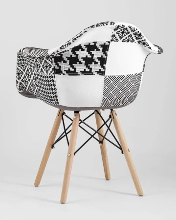 Купить Кресло Eames DSW пэчворк черно-белое по низкой цене