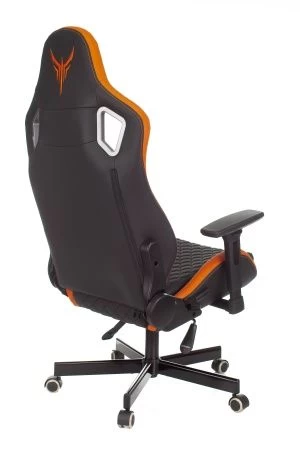 Кресло игровое Knight Outrider черный/оранжевый ромбик эко.кожа с подголов. крестов. металл