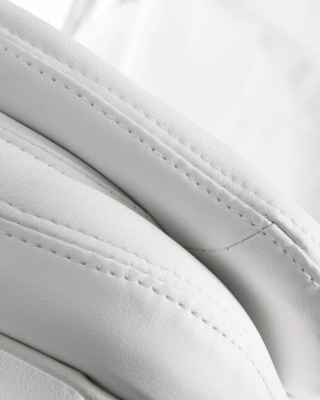 Кресла руководителя - Офисное кресло для руководителей DOBRIN LYNDON, белый