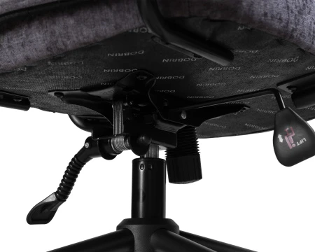 Кресла руководителя - Офисное кресло для руководителей DOBRIN LOKI, антрацит (VRH230-01)