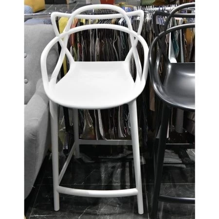 Купить Стул полубарный Masters белый по выгодной цене для кафе, ресторанов и кухни