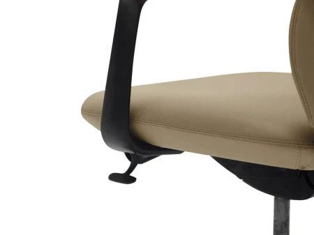 Кресла руководителя - Кресло Venetto FK013-A12 Светло-бежевый