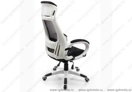 Кресло руководителя 109BL белый пластик/черная сетка