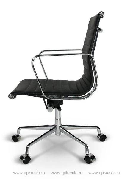 Кресло Eames (Эймс) Ribbed черное