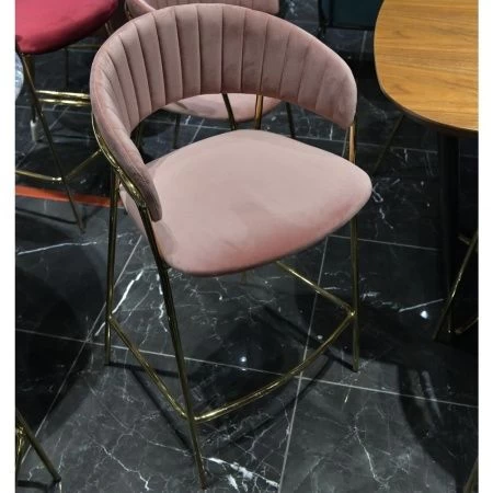 Купить Стул полубарный Turin пудровый с золотыми ножками по выгодной цене для кафе, ресторанов и кухни