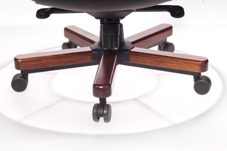 Кресла руководителя - Кресло руководителя Бюрократ T-9923WALNUT черный кожа крестовина металл/дерево